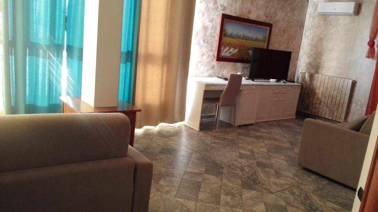 Hotel Esperia Piombino Bagian luar foto